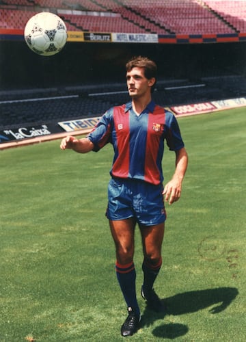 Jugó con el Barcelona desde 1990 a 1994
