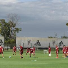 Gallardo espera por Quintero y Rojas para completar el plantel