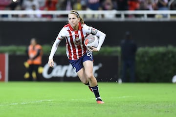 Licha Cervantes festeja el gol que anotó en contra del América.