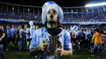 El volante de corte jugó tres torneos con la U y nunca logró llenar el paladar del hincha. Luego volvió a su país y en 2014 fue una de las figuras en el título de Racing.