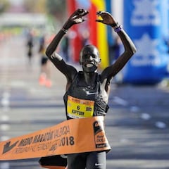 Kiptum baja de la hora en la media de Granollers