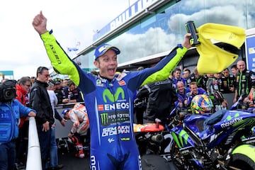 Valentino Rossi celebra su segunda plaza.