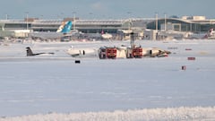 Las impactantes imágenes del avión de Toronto tras quedar bocarriba