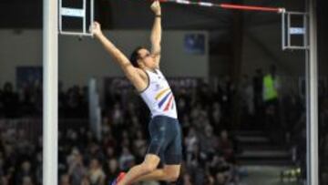 Renaud Lavillenie gan&oacute; los Campeonatos de Francia con 6,01 metros, pero no pudo con los 6,18 que intent&oacute; a continuaci&oacute;n y que hubieran supuesto un nuevo r&eacute;cord mundial. 