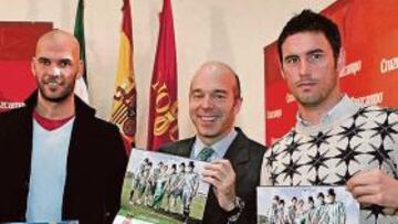 <b>EN VERDIBLANCO. </b>Rivas y Melli acudieron a la presentación del Calendario Cruzcampo.
