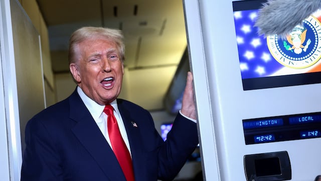 After four weeks, the U.S. government is still shutdown as Republicans, with a majority in both the House and the Senate, are in no hurry to open Washington up again.