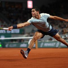 Alcaraz se toma revancha ante Korda para pasar a octavos