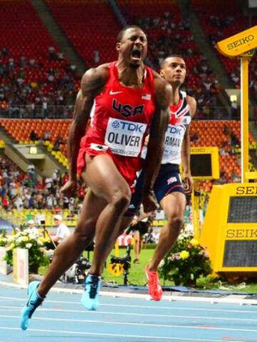 David Oliver gana los 110 metros con vallas en el Campeonato Mundial de la IAAF 2013 en el estadio Luzhniki de Moscú el 12 de agosto de 2013.