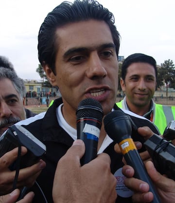 El lateral derecho de aquella selección de Irán que en 1998 logró su primera victoria en una Copa del Mundo. Durante ese Mundial, Irán venció a Estados Unidos.
