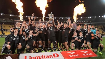 Los All Blacks celebran su triunfo ante Francia.