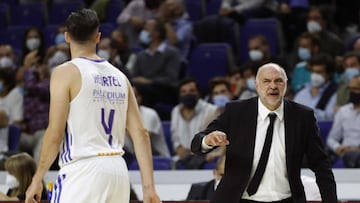 El entrenador del Real Madrid, Pablo Laso, valora la victoria de su equipo ante el Mónaco en la tercera jornada de la Euroliga. El vitoriano cumple hoy 54 años.