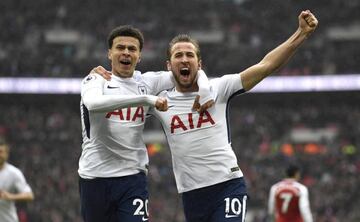 Harry Kane (right) celebrates scoring the winner for Tottenham with team-mate Dele Alli.