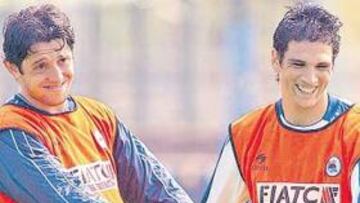 <b>BUEN AMBIENTE. </b>Nihat bromea con Mark en la sesión de ayer.