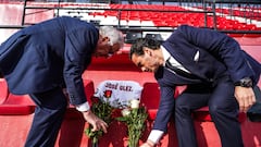 Homenaje del Sevilla a los aficionados fallecidos.