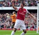 Van Persie deja el Arsenal para fichar por el United