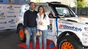 Cristina Rodr&iacute;guez junto a Pedro L&oacute;pez, el que ser&aacute; su copiloto en su estreno en el Dakar.