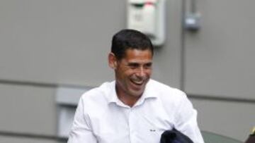 Fernando Hierro sólo tenía una temporada y también se va