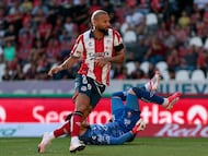 San Luis' Brazilian forward #09 Joao Pedro reacts after scoring his team's first goal past Atlas' Colombian goalkeeper #12 Camilo Vargas during the Liga MX Clausura football match between Atlas and San Luis at the Jalisco Stadium in Guadalajara, state of Jalisco, Mexico, on February 21, 2026. (Photo by Ulises Ruiz / AFP)
