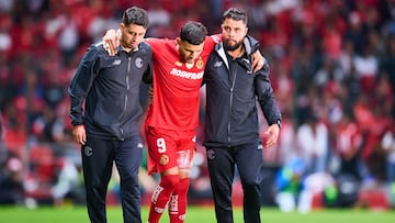 Alexis Vega of Toluca during the 15th round match between Toluca and Pachuca as part of the Liga BBVA MX, Torneo Apertura 2025 at Nemesio Diez Stadium, on October 26, 2025 in Toluca, Estado de Mexico, Mexico.