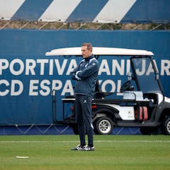 El club no encuentra entrenador y Ramis, de momento, sigue