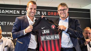 Van der Vaart, junto a Steinlein el verano pasado. 