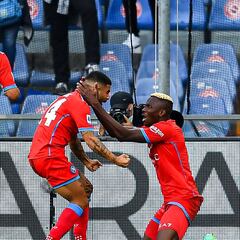 Hirving Lozano lució en la goleada del Napoli