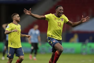 El equipo de Reinaldo Rueda derrotó a Uruguay en penales y avanzó a la siguiente ronda del torneo continental. David Ospina, la gran figura en Brasilia.