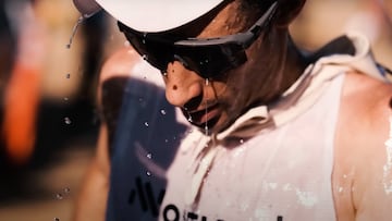 Kilian Jornet con agua por todas partes y gafas de sol en la Western States 100 2025