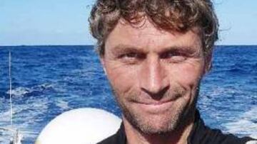 <b>VELUX 5 OCEANS. </b>El suizo Bernard Stamm lidera la prueba.