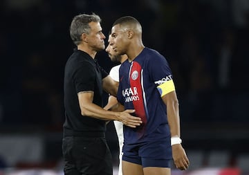 Luis Enrique y Mbappé, en un partido.