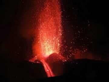 Con otra cámara y fotógrafo, la espectacularidad del Etna es similar