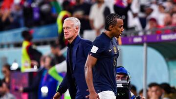 Koundé enfada a Deschamps