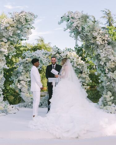 Endrick y Gabriely han celebrado una elegante fiesta en una finca con lago en la que han estado acompañados por sus seres queridos más cercanos.