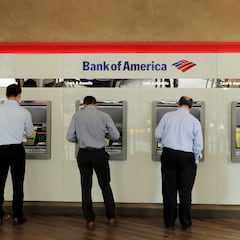 Estas son las 5 cosas que debes hacer para evitar que el cajero automático bloquee tu tarjeta de débito