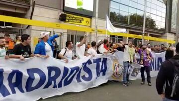 Ambientazo de las peñas blancas en Dortmund ¡Lo dieron todo!