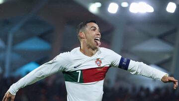 Cristiano celebra uno de sus goles con Portugal.