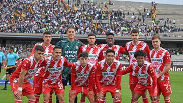 Necaxa players pose for a picture before the Liga MX Clausura football match between Pumas and Necaxa at the Olimpico Universitario stadium in Mexico City on January 12, 2025. (Photo by Carl de Souza / AFP)