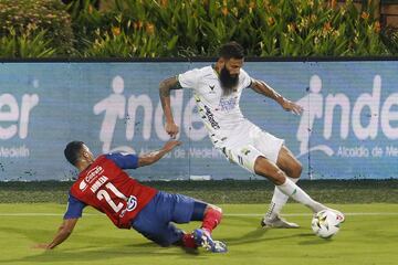 Las mejores fotografías del duelo entre el Independiente Medellín y Atlético Bucaramanga por la fecha 12 de la Liga BetPlay en el Atanasio Girardot. 