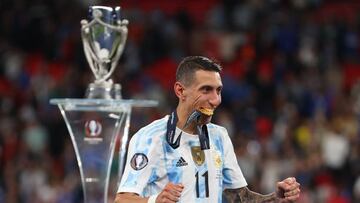 LONDON, ENGLAND - JUNE 01: Angel Di Maria of Argentina celebrates after their sides victory during the 2022 Finalissima match between Italy and Argentina at Wembley Stadium on June 01, 2022 in London, England. (Photo by Catherine Ivill - UEFA/UEFA via Getty Images)