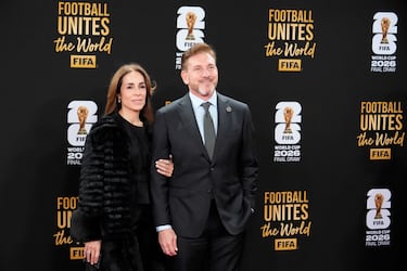 Alejandro Domínguez, presidente de la Confederación Sudamericana de Fútbol, junto a su esposa, María Mercedes Pérez.