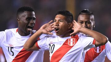 Flores se disfraza de Guerrero para llevar a Perú a Rusia