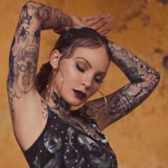 Belinda muestra cómo se ve tatuada de todo el cuerpo