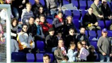 <b>EL 2-3. </b>Moisés define con su pie izquierdo ante Jauregi y pone el 2-3 final en el marcador de El Alcoraz.