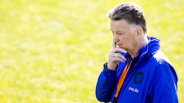 Netherlands' coach Louis van Gaal attends a training session at the KNVB Campus in Zeist, on March 28, 2022, ahead of Netherlands' friendly football match against Germany. (Photo by Koen van Weel / ANP / AFP) / Netherlands OUT