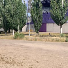 Estadio de Primera... accesos de tercera