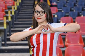 Así se vivió el ambiente previo al inicio del Clásico Nacional entre América y Chivas celebrado en el Estadio Azteca por la Jornada 10 de la Liga MX.