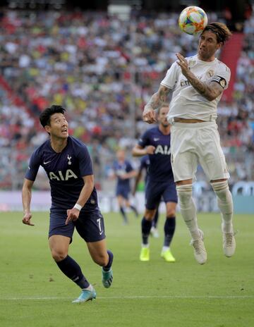 Sergio Ramos y Heung Min Son.