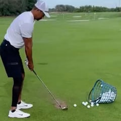 Tiger Woods vuelve a entrenar tras su accidente de tráfico