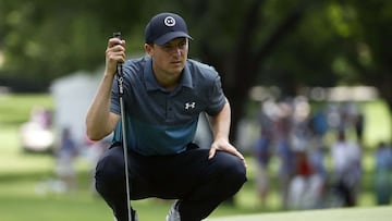 Sergio cede terreno ante Spieth, líder en solitario en su tierra