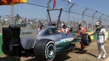 Lewis Hamilton ya ha tenido problemas en la primera sesión de libres.